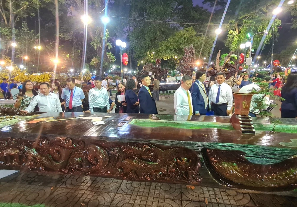 khai mac hoi hoa xuan 8.jpg