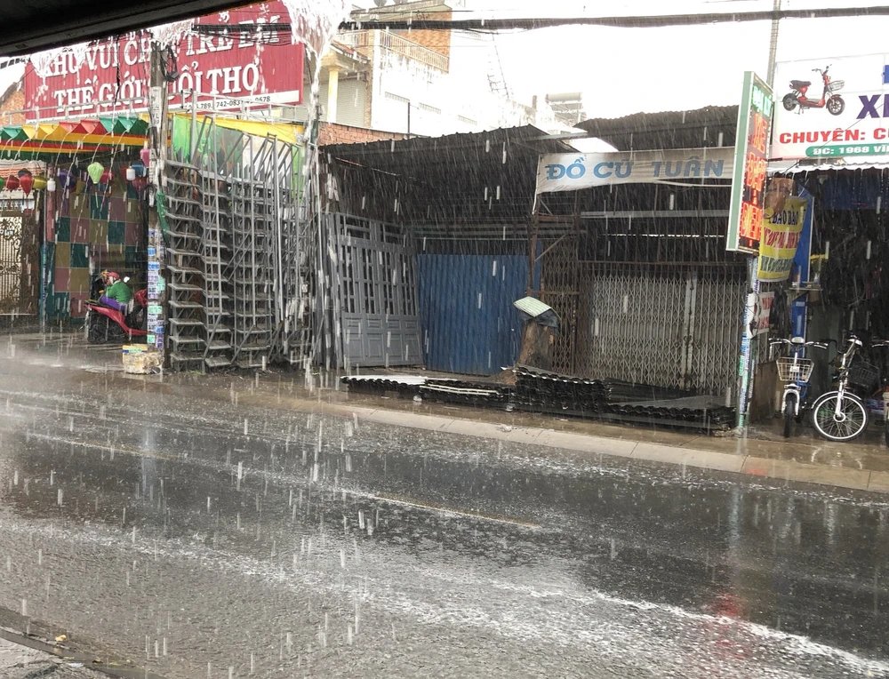 mua o binh chanh.jpg