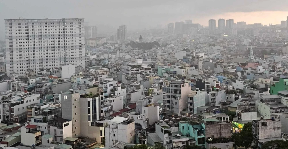 Vì sao diện tích xây dựng nhà ở tại TP.HCM thiếu trầm trọng so với chỉ tiêu đặt ra?