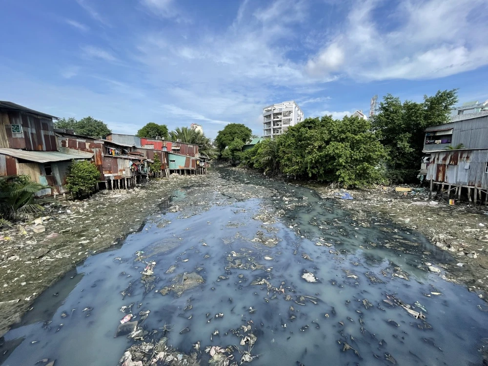 TP.HCM xây dựng đề án bố trí nhà ở xã hội cho người có nhà ven kênh rạch