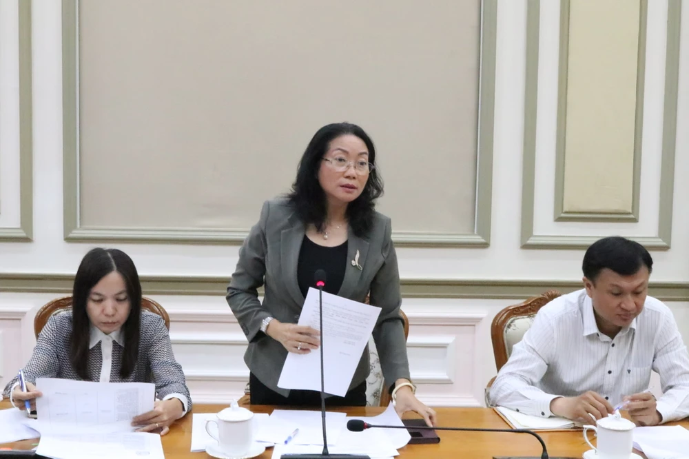 TP.HCM kiến nghị ban hành mẫu phương tiện rác thu gom rác ở các hẻm sâu