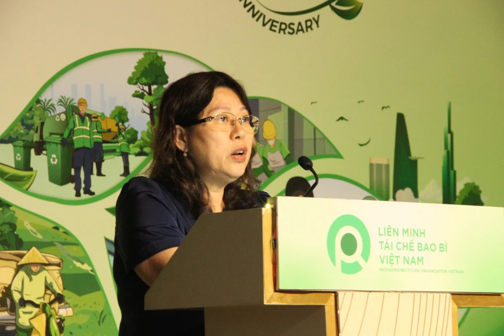 thu gom và tái chế bao bì bà hoa.jpg