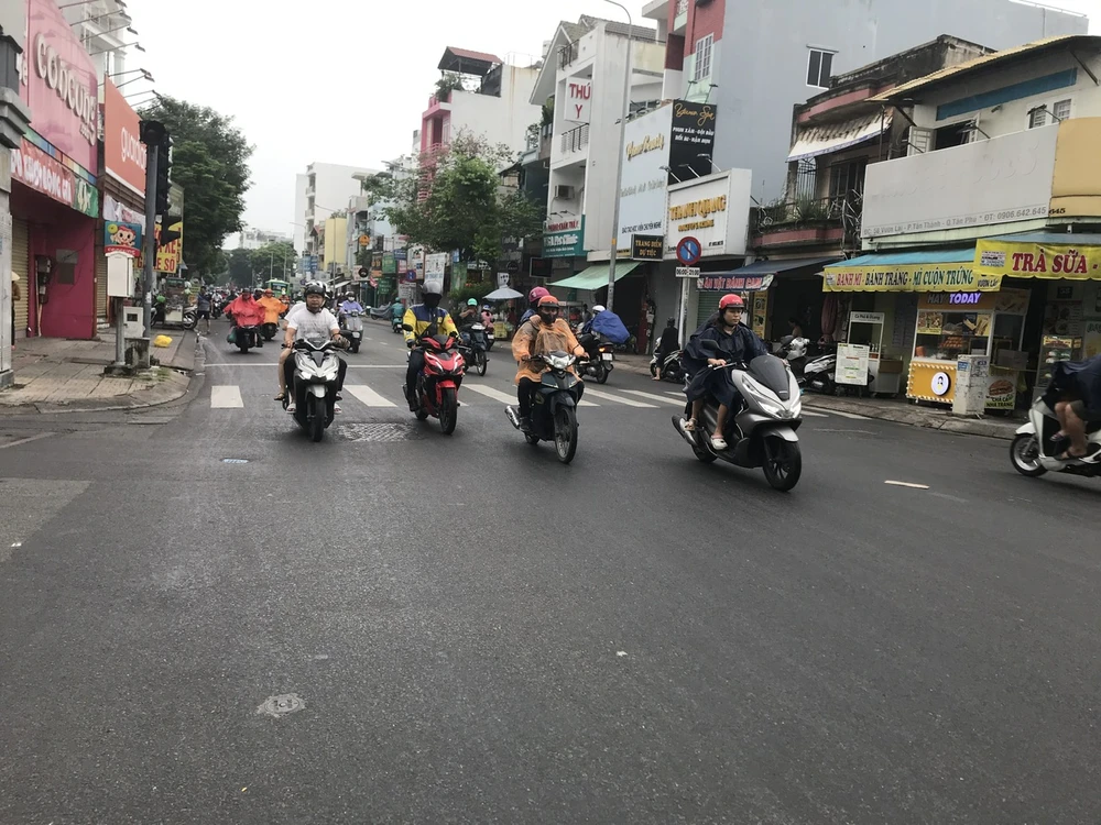 TP.HCM và các tỉnh Nam Bộ những ngày tới còn xuất hiện mưa và sương mù