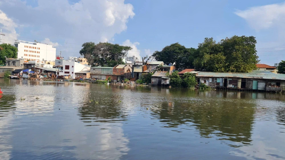 nhà tạm nhà dột nát 2.jpg