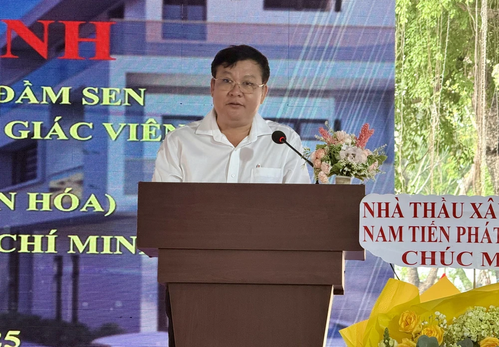 công triình khu vực đầm sen 8.jpg