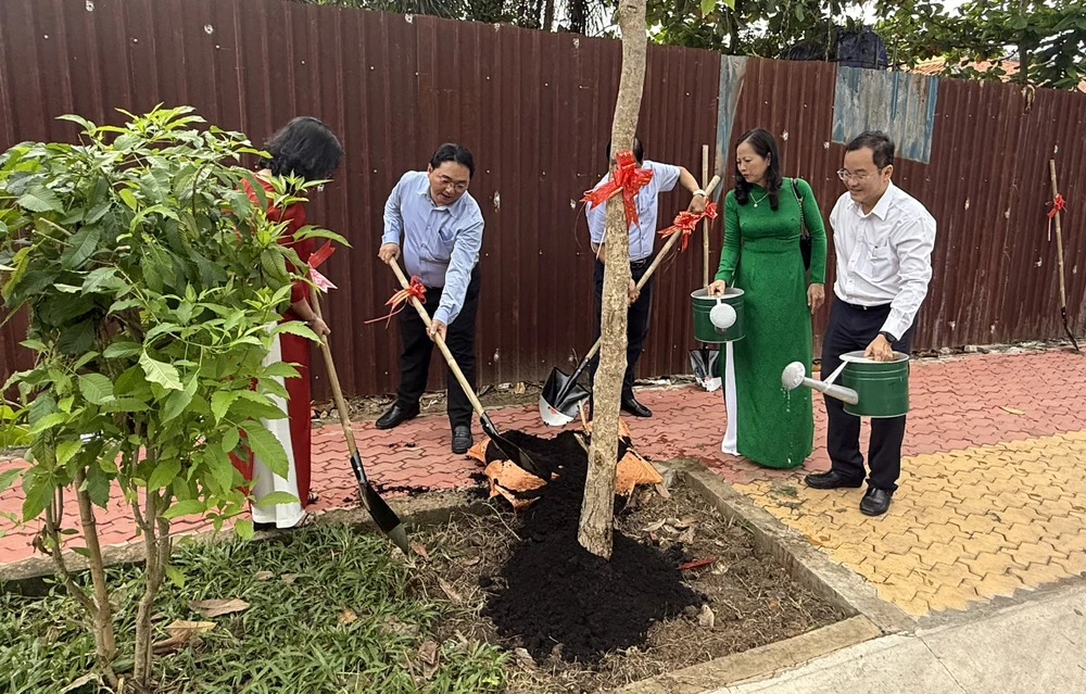 công trình khu vực đầm sen 5.jpg