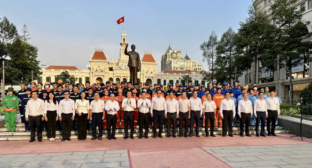 TP.HCM có hơn 10.000 công nhân vệ sinh môi trường