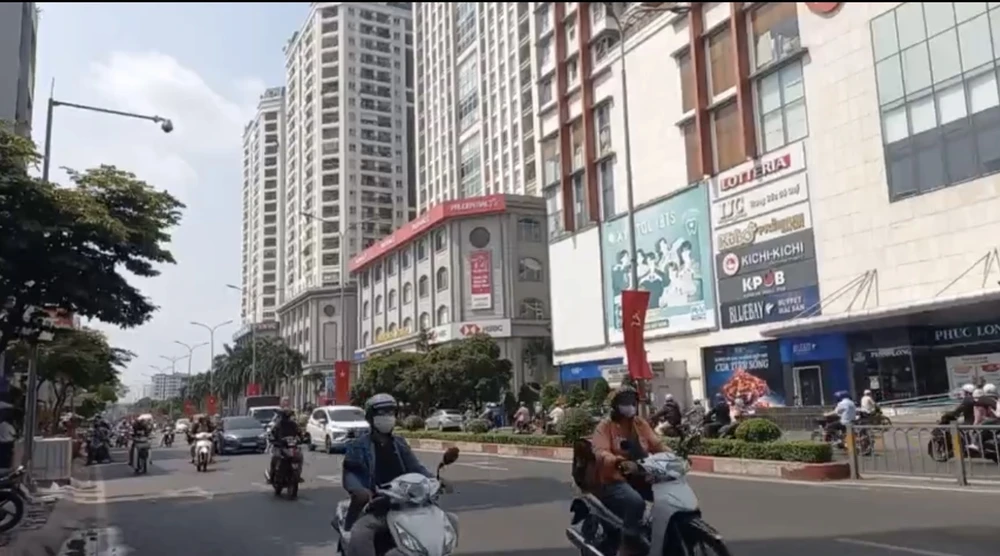 RUNG LẮC NHƯ ĐỘNG ĐẤT.jpg