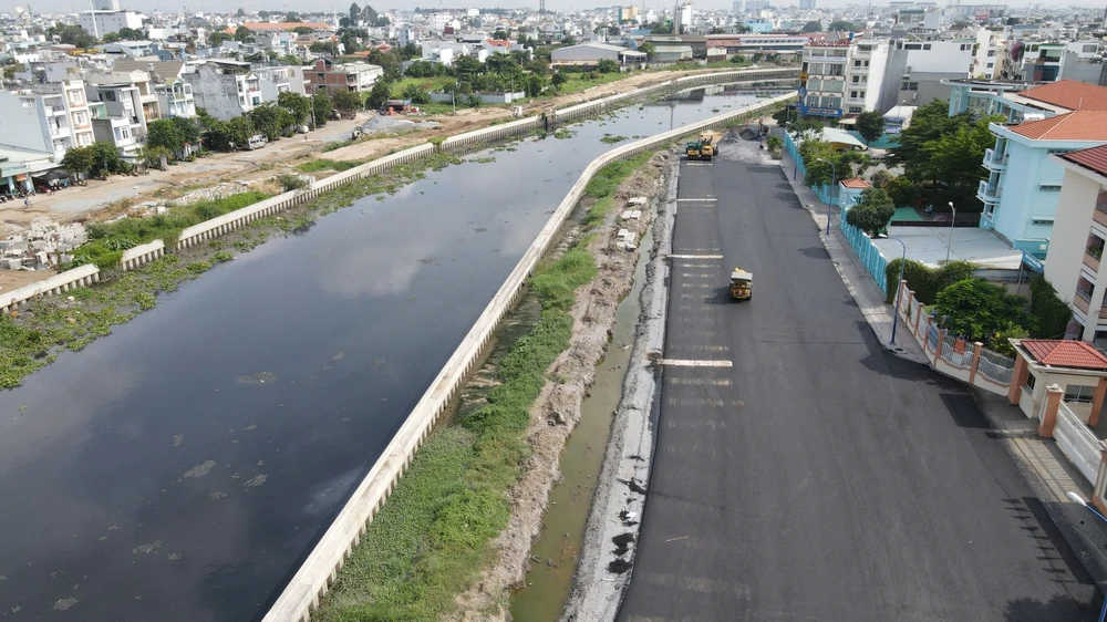 thông xe kỹ thuật kênh tham lương bến cát.jpg