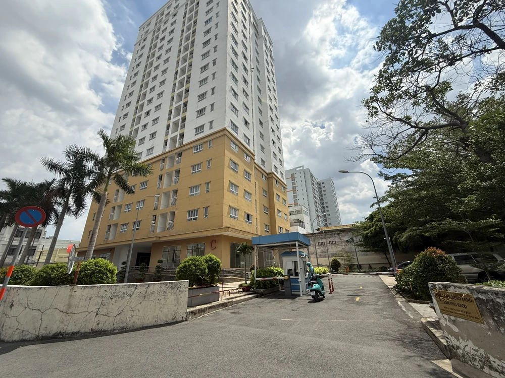 TP.HCM hướng dẫn chi tiết để gỡ vướng cấp sổ hồng cho 8 dự án nhà ở