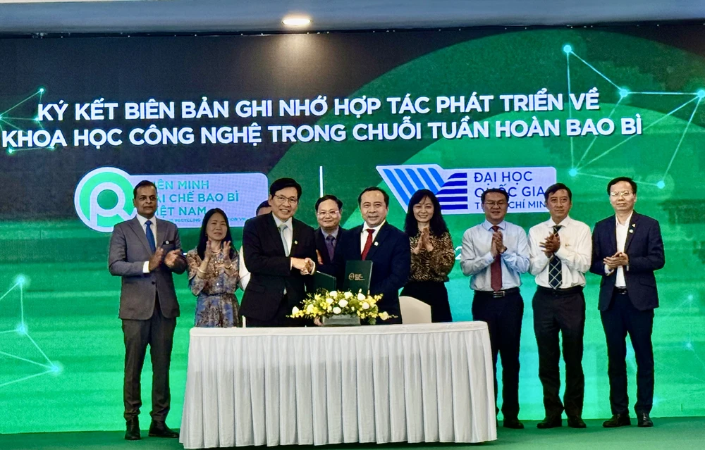 phân loại rác tại nguồn ký kết.jpg