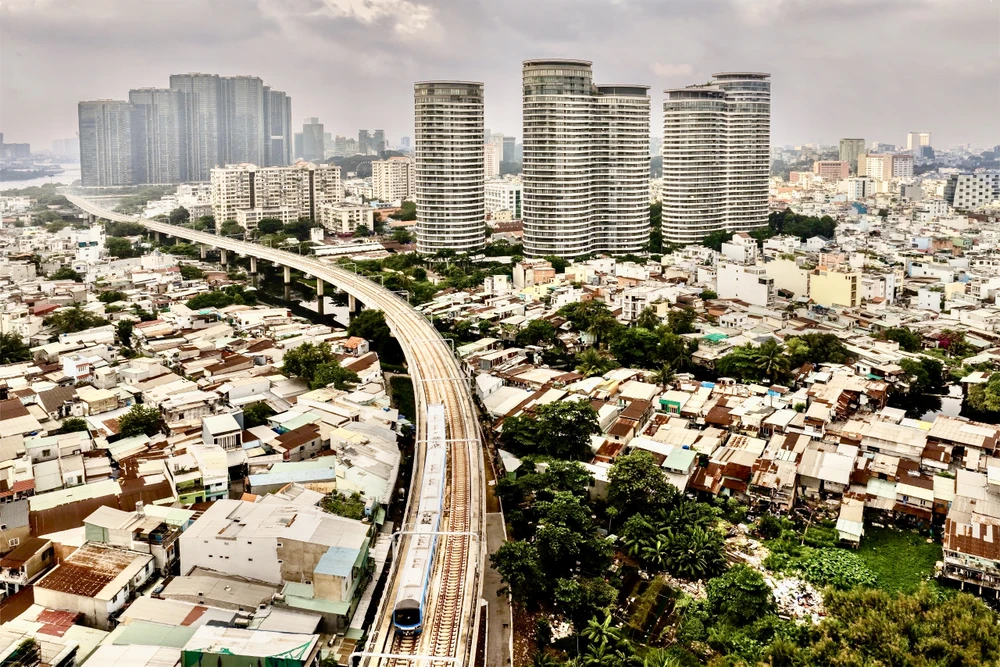 TP.HCM xem xét trường hợp người đi làm xa mua nhà ở xã hội