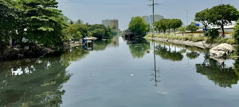 Hết năm 2025 TP.HCM dự kiến sẽ bồi thường, di dời được 5.548 căn nhà ven kênh