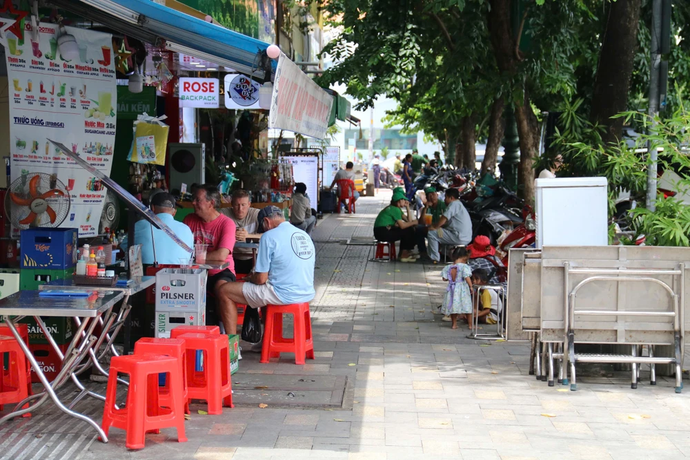 thu phí vỉa hè 3.jpg