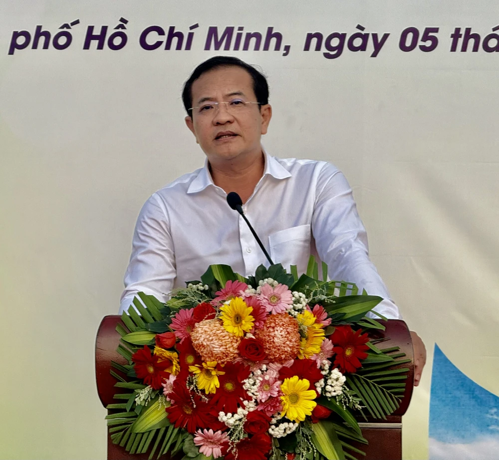 Ông Huỳnh Tân Định, Phó Bí thư Đảng ủy UBND TP.HCM phát biểu tại lễ khánh thành. Ảnh: NGUYỄN CHÂU