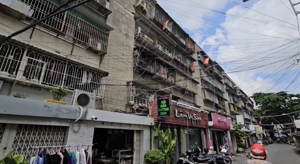 TP.HCM sẽ kiểm định 156 chung cư cũ để cải tạo, xây dựng lại