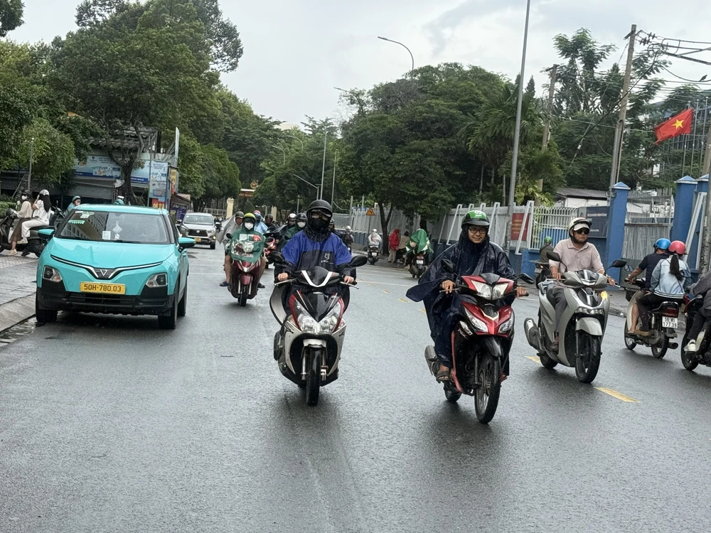 TP.HCM các các tỉnh Nam Bộ tiếp tục mưa do ảnh hưởng của bão số 10