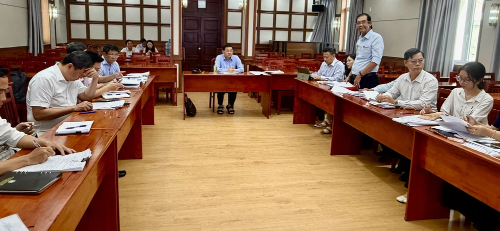 Giám đốc Sở NN&MT TP.HCM yêu cầu ba chủ đầu bổ sung các thủ tục để cấp sổ hồng cho người mua nhà