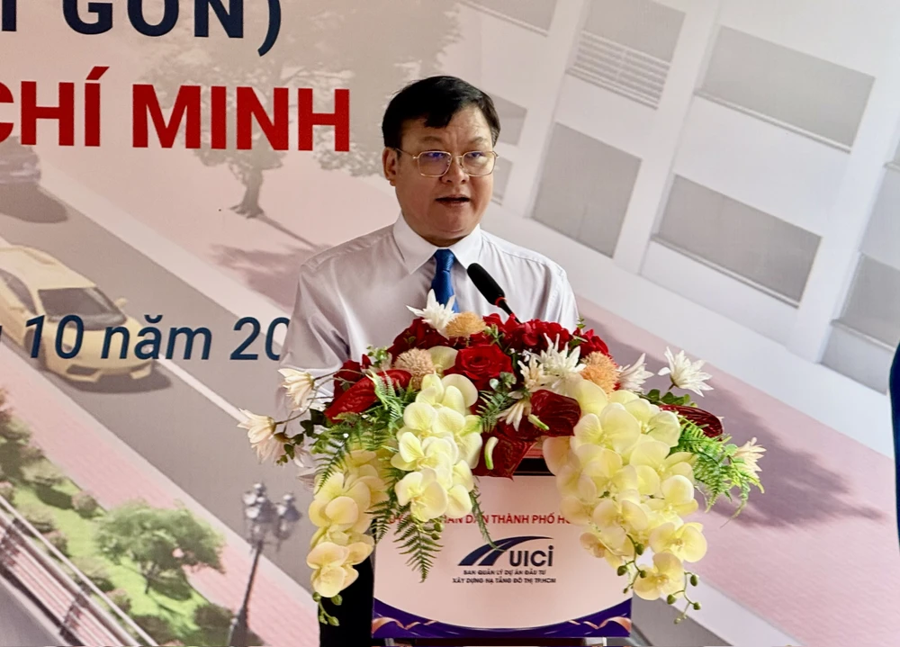 rạch đá đỏ 1.jpg