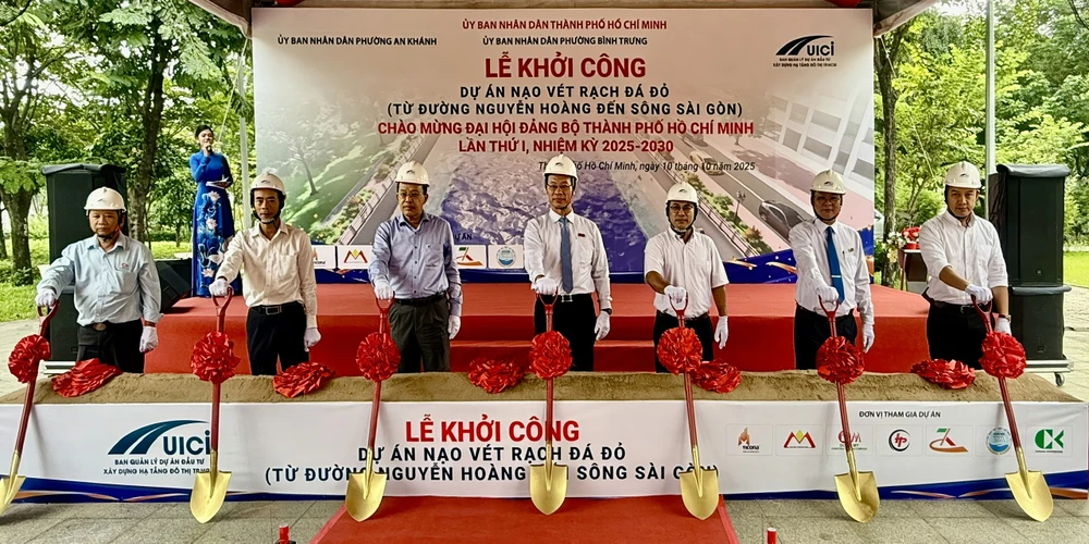 rạch đá đỏ new.jpg