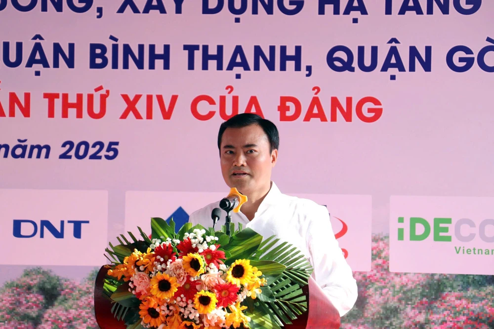 RẠCH XUYÊN TÂM.jpg