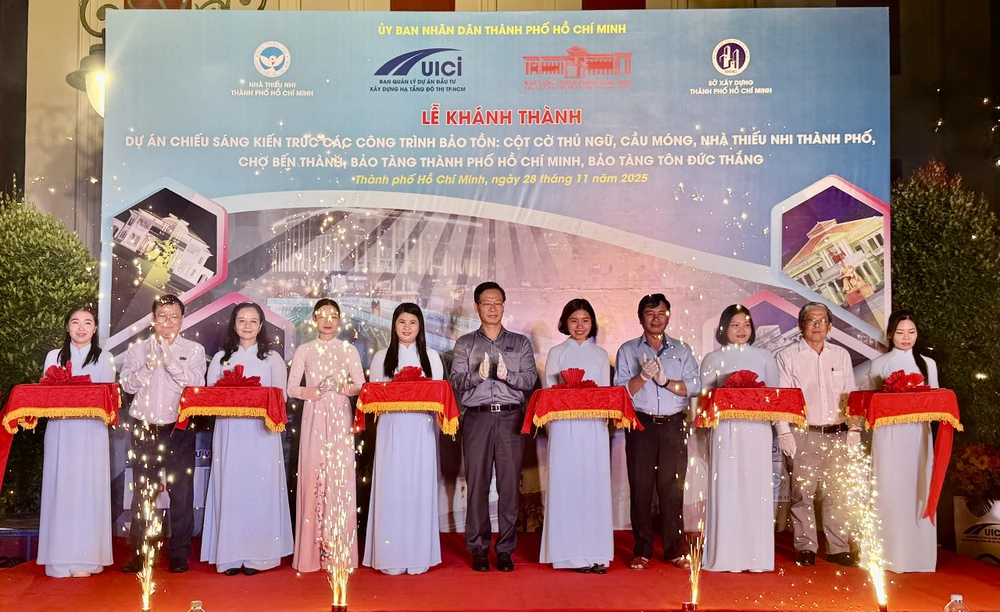 khánh thành chiếu sáng 5.jpg