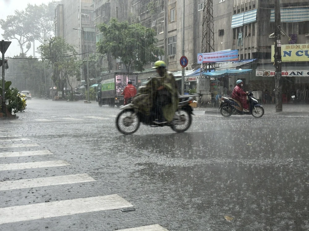 thời tiết bão số 15 áp thấp nhiệt đới.jpg