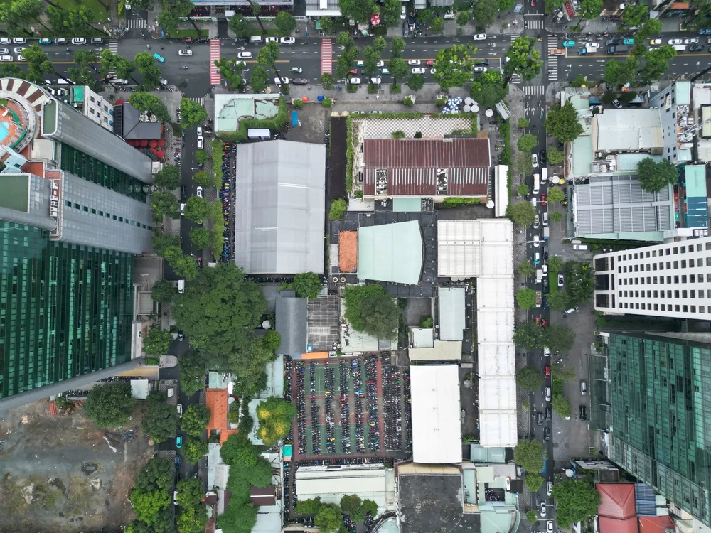 nhà văn hóa thanh niên hiện trang.jpg