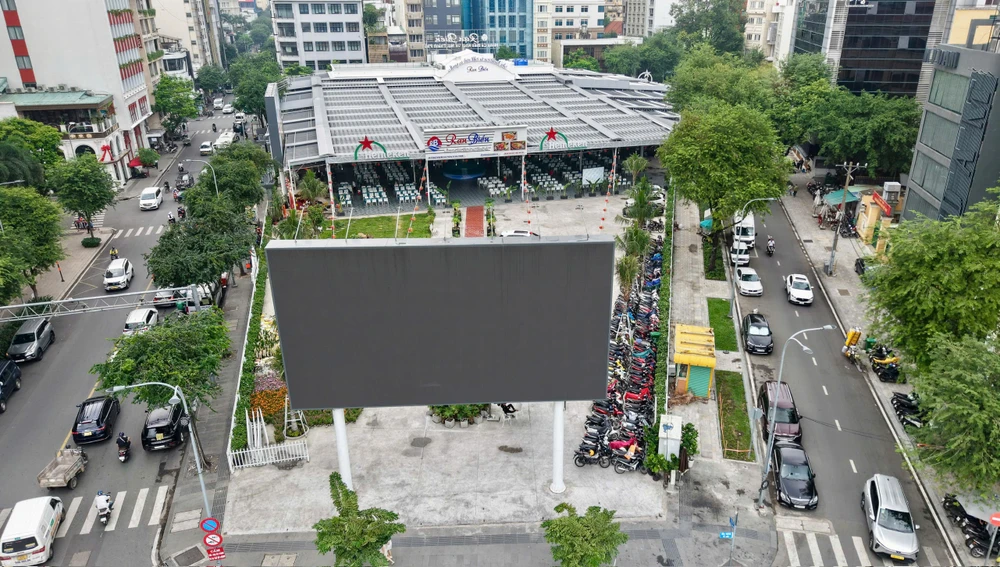 đất trống làm công viên.jpg