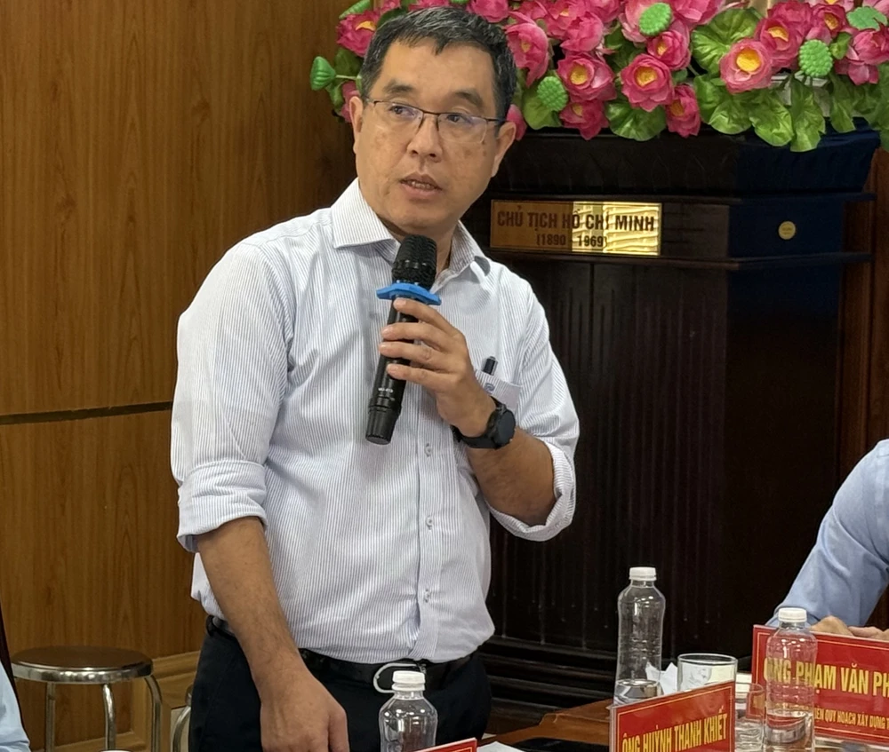 ông huỳnh thanh khiết_quy hoạch bình khánh.jpg