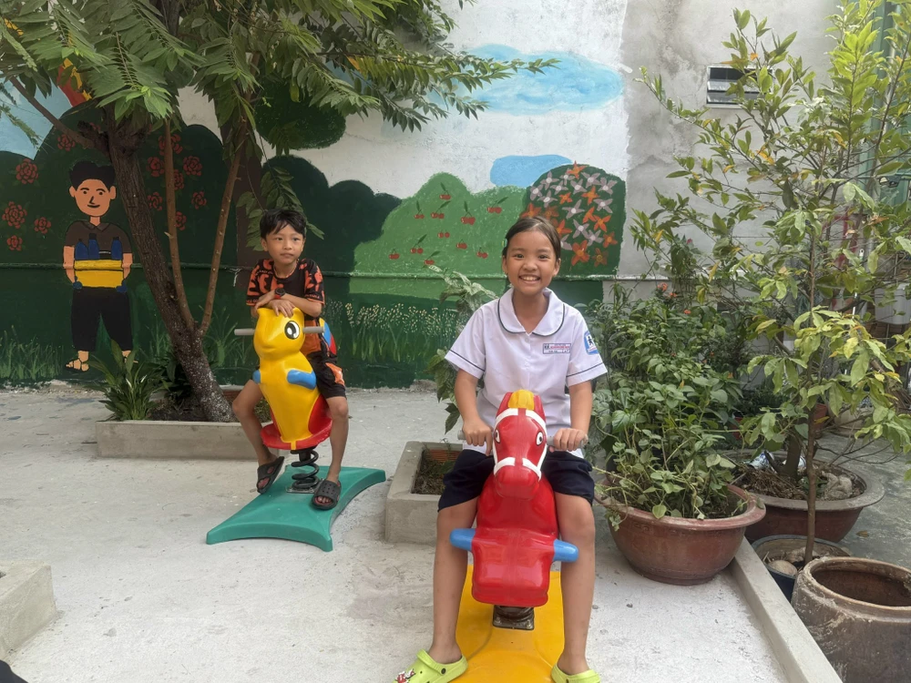 công viên phường trung mỹ tây 2.jpg