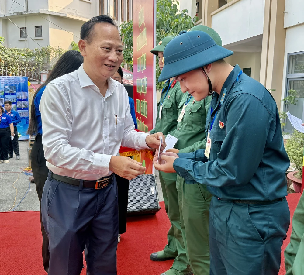 hội trại tòng quân phường xuân hòa 4.jpg