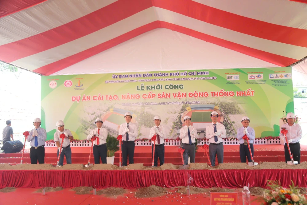 sân vận động thống nhất 3.jpg