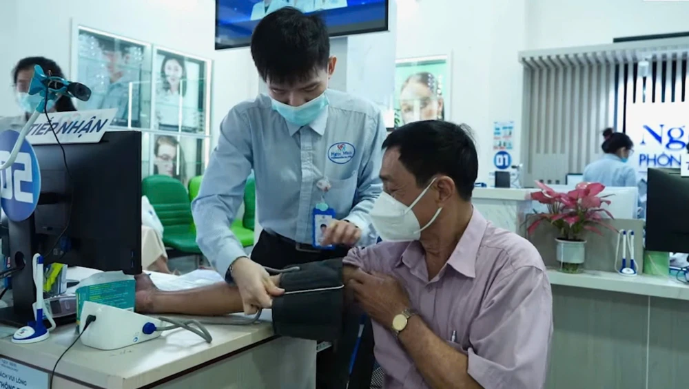 đo huyết áp 2.jpg