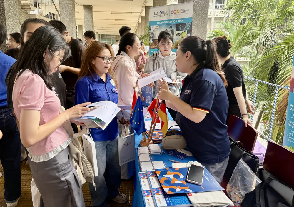 ngày hội việc làm 2.jpg