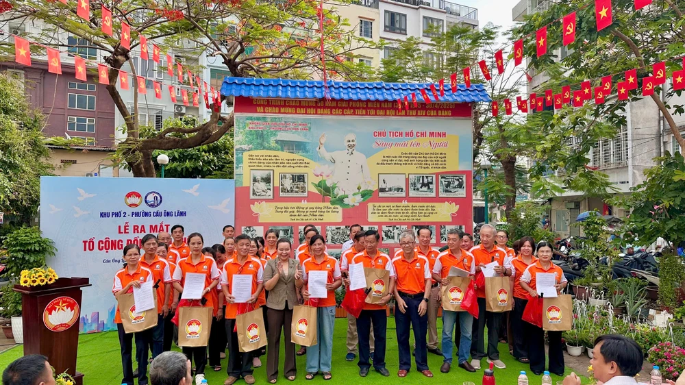 ra mắt tổ tự quản phường cầu ông lãnh 4.jpg
