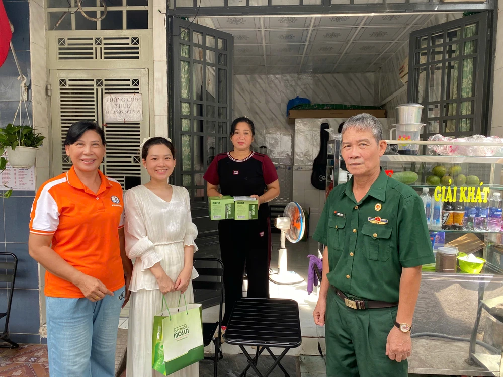 tặng bẫy diệt muỗi phường cầu ông lãnh 3.jpg