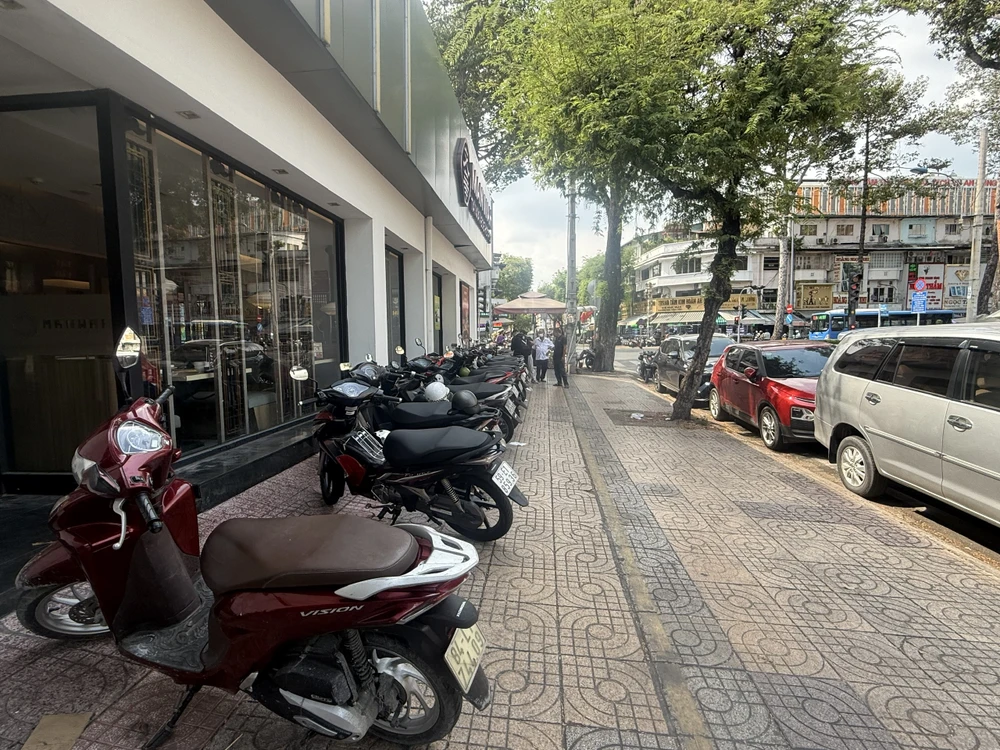vỉa hè .jpg