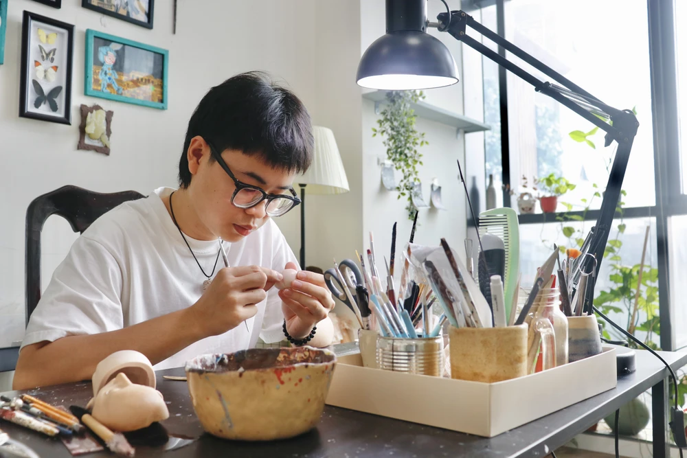Gen Z ở TP.HCM làm búp bê khớp cầu giá hàng chục triệu đồng