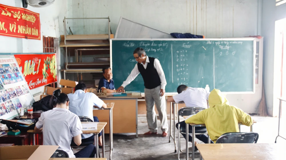 Lớp học đặc biệt cho học sinh khuyết tật của 30 thầy cô giáo về hưu