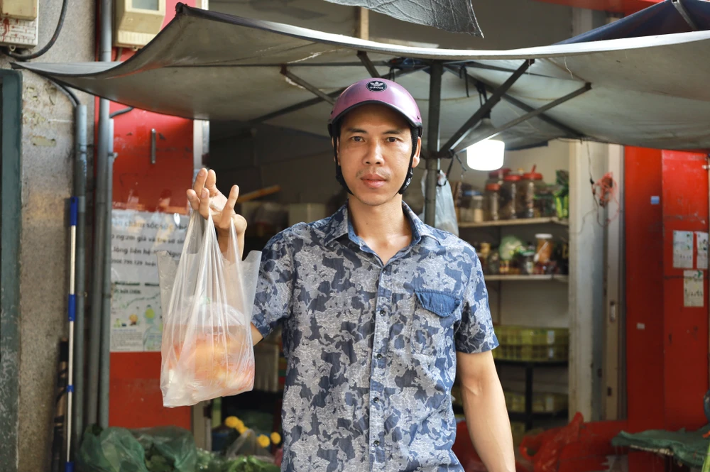 Thị trường cá chép đỏ ảm đạm trước ngày đưa ông Táo về trời