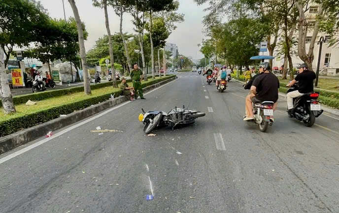 Công an Bình Thạnh tìm thân nhân người đàn ông bị tông trọng thương khi sang đường