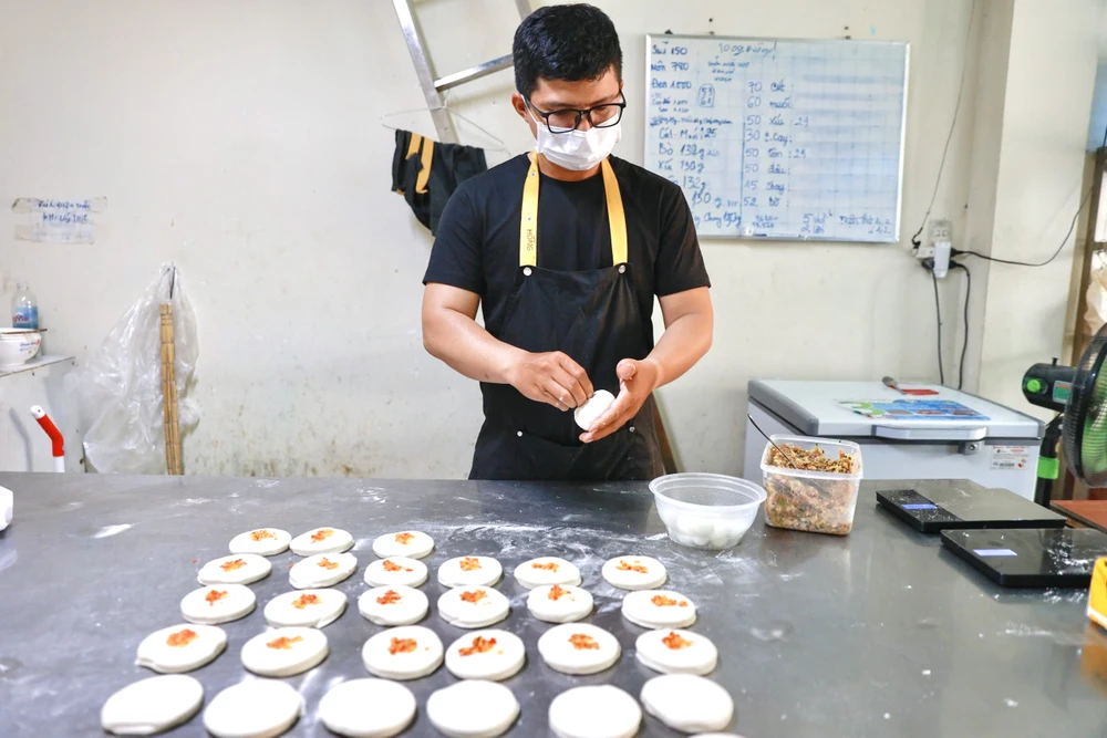 Độc lạ tiệm bánh bao nhân ớt tươi ở TP.HCM