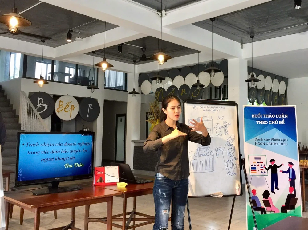 Vụ tai nạn liên hoàn ở Thủ Đức: Thanh xuân dang dở của nữ phiên dịch ngôn ngữ ký hiệu