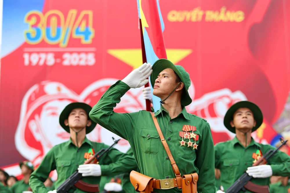 Đang diễn ra tổng hợp luyện các khối lực lượng vũ trang tham gia diễu binh 30-4