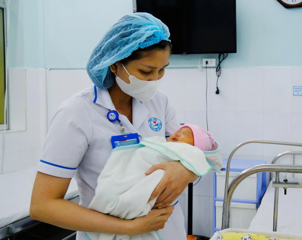 Sinh con lần thứ 5, người phụ nữ đối mặt cửa tử vì bệnh tim nặng