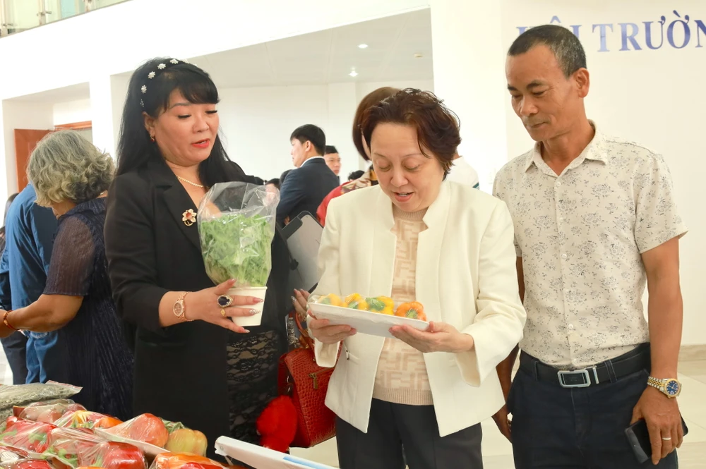 Thực phẩm sạch vào TP.HCM bắt đầu từ đâu?