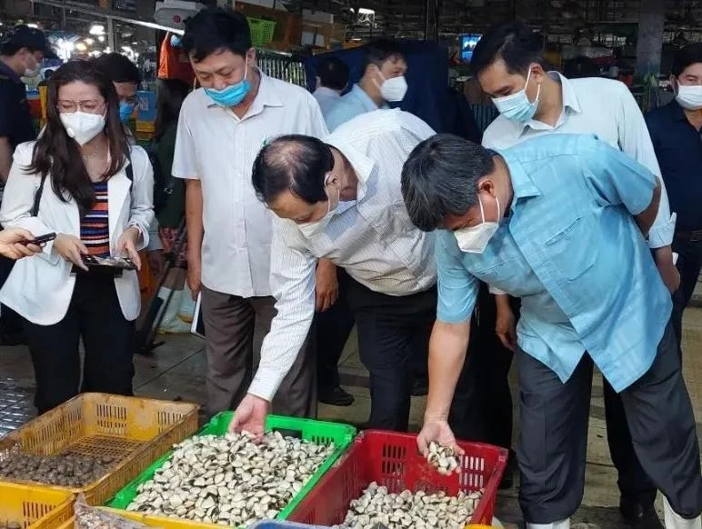 Cẩn thận với thực phẩm 'đẹp bất thường'