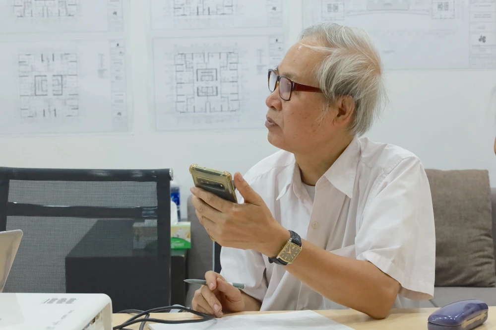 Người trẻ tại TPHCM dạy công nghệ, AI miễn phí cho người lớn tuổi