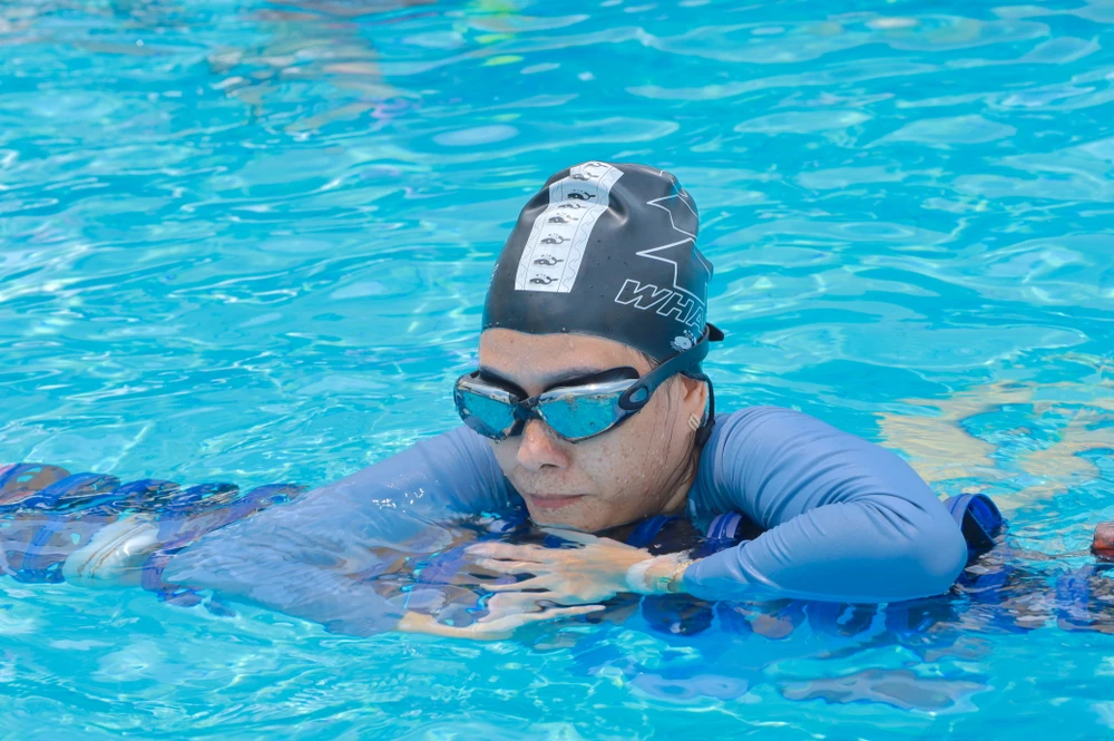 TP.HCM mở lớp bơi miễn phí: Ai cũng háo hức xuống nước